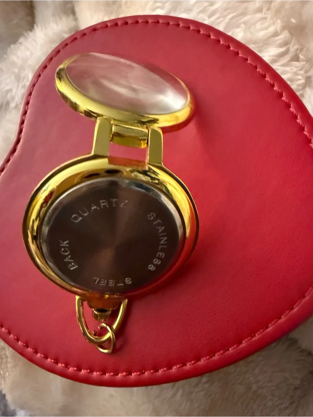 Beautiful Golden Pocket Pendant Quartz Watch with White Dial